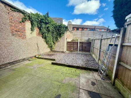 2 bedroom Terraced House to let in Blandford Close, Stoke-On-Trent, ST3