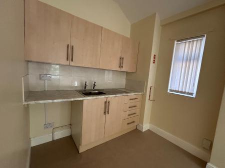 2 bedroom Flat to let in Scott Lidgett Road, Stoke-On-Trent, ST6