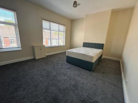 2 bedroom Flat to let in Scott Lidgett Road, Stoke-On-Trent, ST6