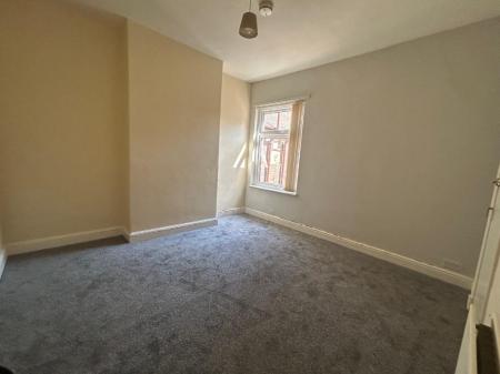 2 bedroom Flat to let in Scott Lidgett Road, Stoke-On-Trent, ST6