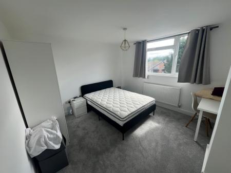 4 bedroom Semi-detached house to let in Parkstone Avenue, Newcastle-Under-Lyme, ST5