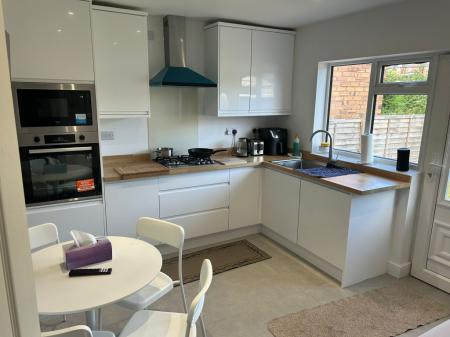 4 bedroom Semi-detached house to let in Parkstone Avenue, Newcastle-Under-Lyme, ST5