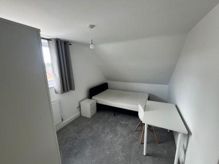 4 bedroom Semi-detached house to let in Parkstone Avenue, Newcastle-Under-Lyme, ST5