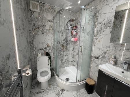 1 bedroom Flat to let in King Street, Newcastle-Under-Lyme, ST5