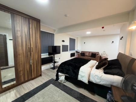 1 bedroom Flat to let in King Street, Newcastle-Under-Lyme, ST5