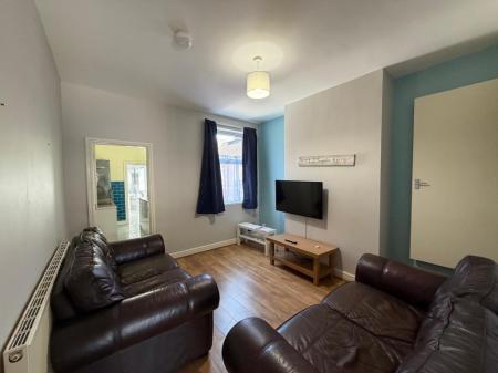3 bedroom Terraced House to let in Carlton Road, Stoke-On-Trent, ST4
