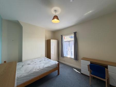 3 bedroom Terraced House to let in Carlton Road, Stoke-On-Trent, ST4