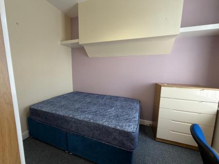 3 bedroom Terraced House to let in Carlton Road, Stoke-On-Trent, ST4