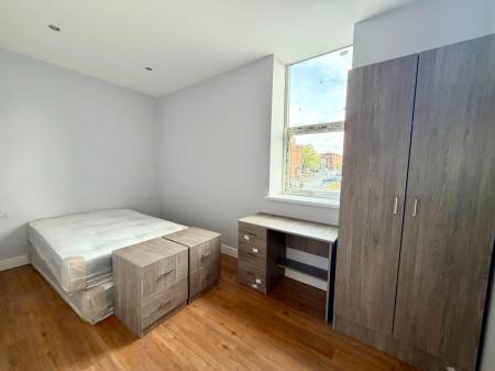 2 bedroom Flat to let in Stoke Road, Stoke-On-Trent, ST4