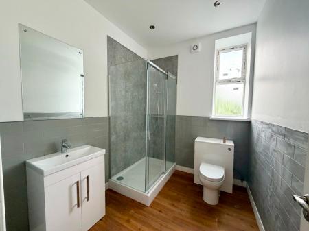 2 bedroom Flat to let in Stoke Road, Stoke-On-Trent, ST4