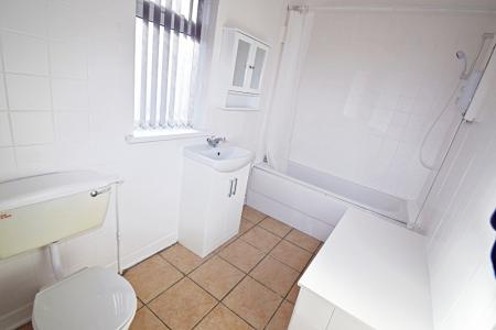 3 bedroom House share to let in St. Georges Road, Newcastle-Under-Lyme, ST5