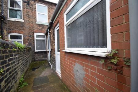 2 bedroom Terraced House to let in Chatham Street, Hanley, Stoke-On-Trent, ST1