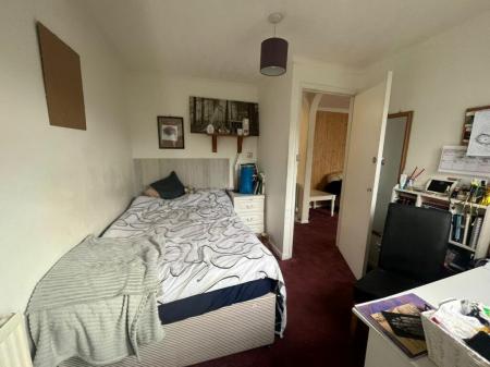 4 bedroom Semi-detached house to let in Beecroft Close, Canterbury, CT2