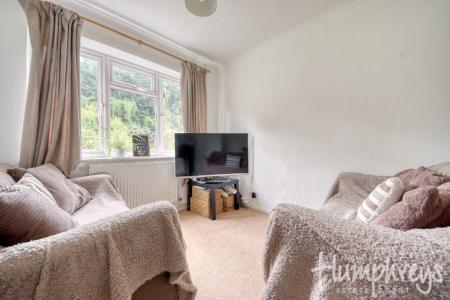 3 bedroom Semi-detached house to let in College Road, Canterbury, CT1