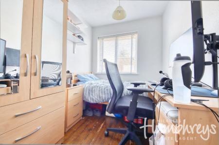 4 bedroom Semi-detached house to let in College Road, Canterbury, CT1