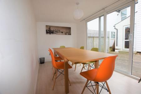 6 bedroom Semi-detached house to let in Gordon Road, Wincheap, CT1