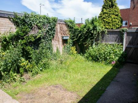 4 bedroom Town house to let in Mary Green Walk, Canterbury, CT1