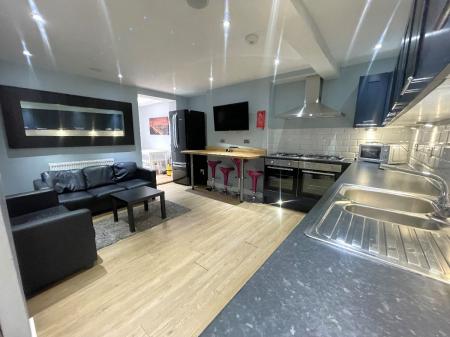 6 bedroom Semi-detached house to let in North Holmes Road, Canterbury, CT1