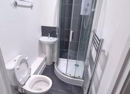 5 bedroom Semi-detached house to let in Oxford Road, Wincheap, CT1