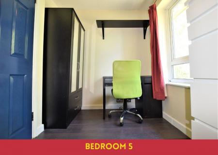 5 bedroom Semi-detached house to let in Rushmead Close, Canterbury, CT2