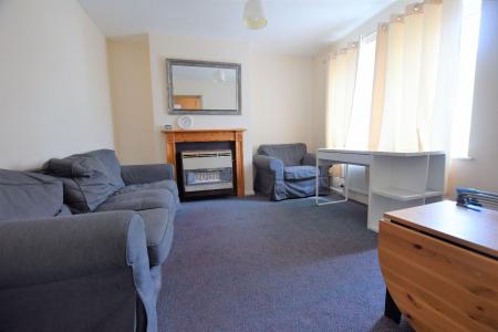4 bedroom Terraced House to let in Tunstall Road, Canterbury, CT2