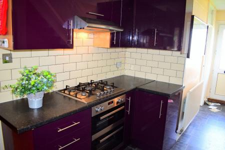 5 bedroom Semi-detached house to let in 5 Bed Student Home - 51 Dickens Avenue