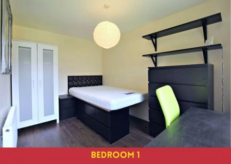 5 bedroom Semi-detached house to let in 5 Bed Student Home - 15 Rhodaus Close