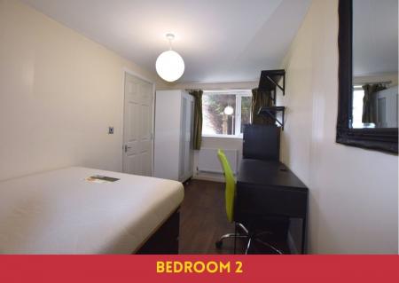 5 bedroom Semi-detached house to let in 5 Bed Student Home - 15 Rhodaus Close