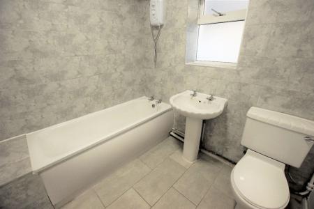 4 bedroom Semi-detached house to let in 4 Bed Student Home - Edgar Road, Opposite CCCU