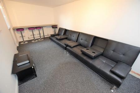 4 bedroom Semi-detached house to let in 4 Bed Student Home - Edgar Road, Opposite CCCU