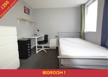 5 bedroom Semi-detached house to let in 5 Bed Student Home - 7 Green Cloth Mews