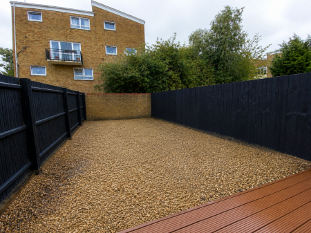 2 bedroom Terraced House to let in 15 Artillery Street (Near City Centre)