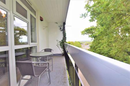 2 bedroom Apartment to let in 2 Bedroom Student Home - Jesuit Close, UKC