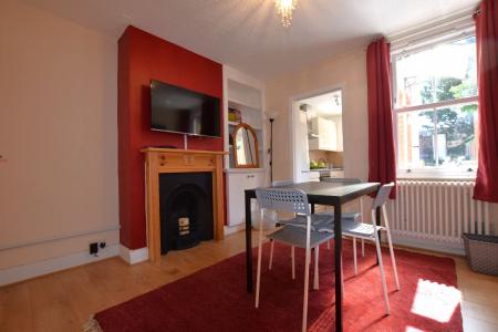 2 bedroom Terraced House to let in Ivy Lane (Near City Centre)