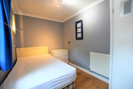 3 bedroom Apartment to let in St. Mildred's Court (City Centre)