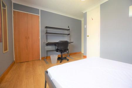 3 bedroom Terraced House to let in Bishops Way (St. Dunstans)