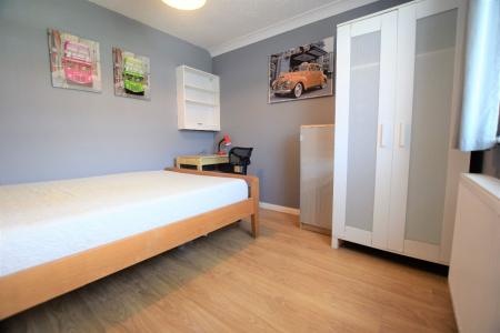 3 bedroom Terraced House to let in Bishops Way (St. Dunstans)