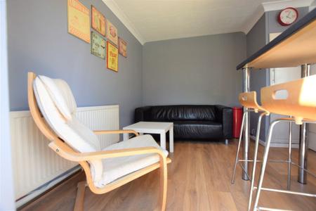 3 bedroom Terraced House to let in Bishops Way (St. Dunstans)