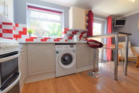 3 bedroom Terraced House to let in Bishops Way (St. Dunstans)