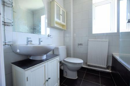 3 bedroom Terraced House to let in Bishops Way (St. Dunstans)