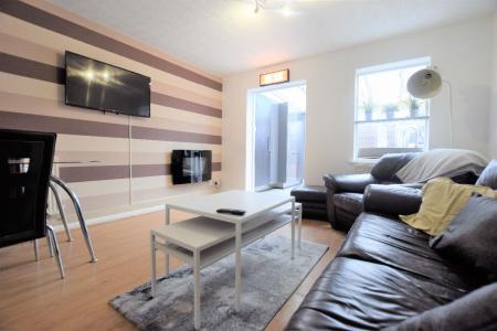 4 Bedroom Student Home - Henry Court (Near City Centre)