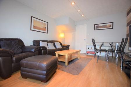 4 bedroom Terraced House to let in 4 Bedroom Student Home - Henry Court (Near City Centre)