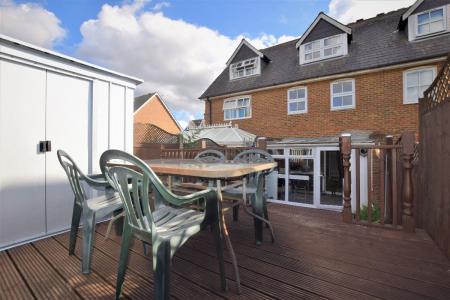 4 bedroom Terraced House to let in 4 Bedroom Student Home - Henry Court (Near City Centre)