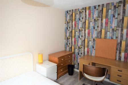 4 bedroom Terraced House to let in 4 Bedroom Student Home - 3 Teddington Close