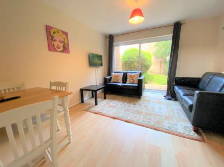 4 Bedroom Student Home - 3 Teddington Close