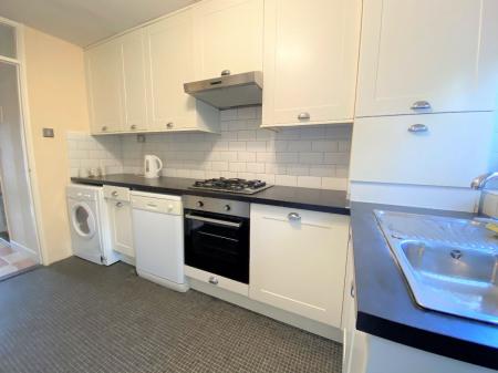 4 bedroom Terraced House to let in 4 Bedroom Student Home - 3 Teddington Close