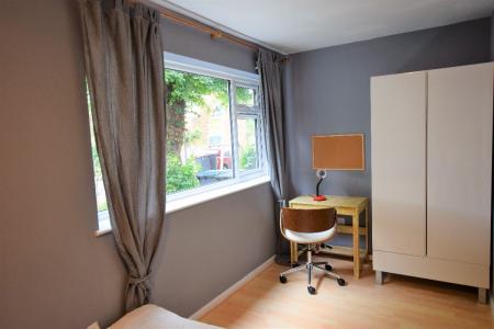 4 bedroom Terraced House to let in 4 Bedroom Student Home - 3 Teddington Close