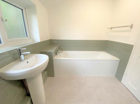 4 bedroom Terraced House to let in 4 Bedroom Student Home - 3 Teddington Close