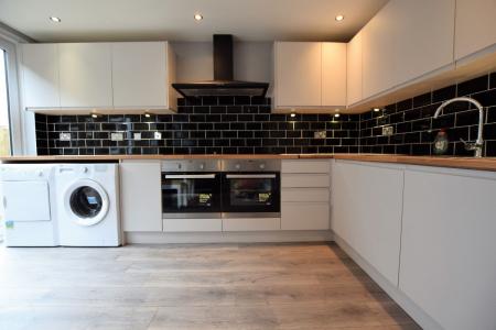 5 bedroom Semi-detached house to let in 6 Green Cloth Mews