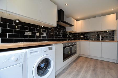 5 bedroom Semi-detached house to let in 6 Green Cloth Mews